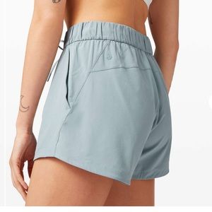 Lululemon stroll at sundown shorts